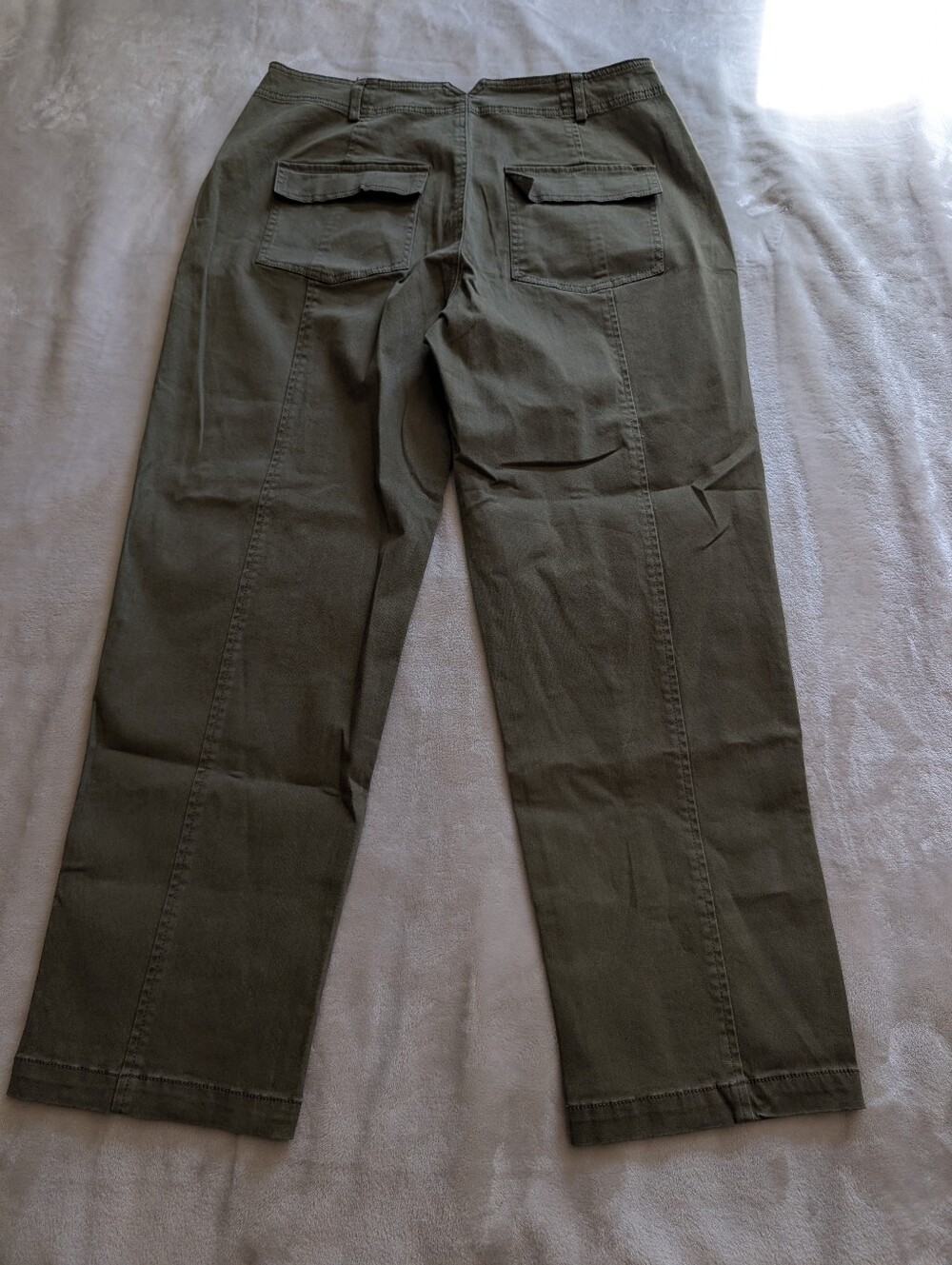 Flamingals Solid Stitch Detail Mid Waist Barrel Deep Pocket Crop Green NWT Large - Picture 6 of 11